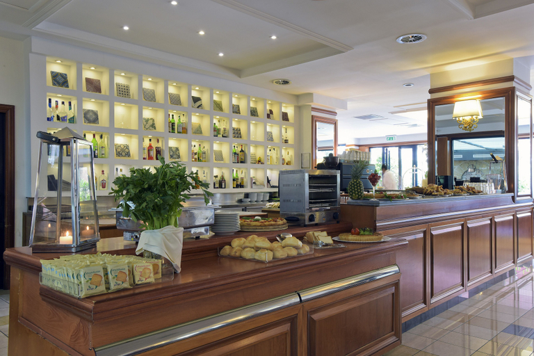 Food & Drinks 5, Grand Hotel Tiberio, Rome