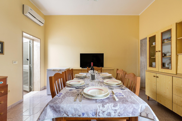 Others 4, 2276 Villino Valentina, Lecce