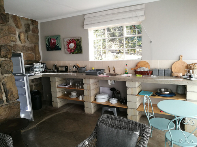 Food & Drinks, Springwater Cottages, Thabo Mofutsanyane