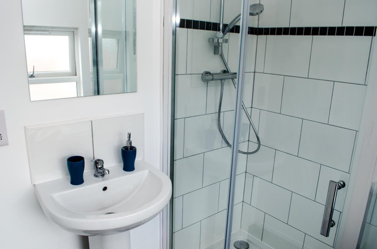 Bathroom 3, Trivelles Liverpool, Sefton