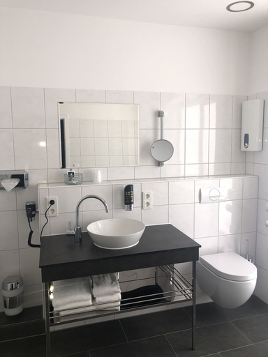 Bathroom 5, Arthotel ANA Liberty, Trademark Collection by Wyndham, Bremen