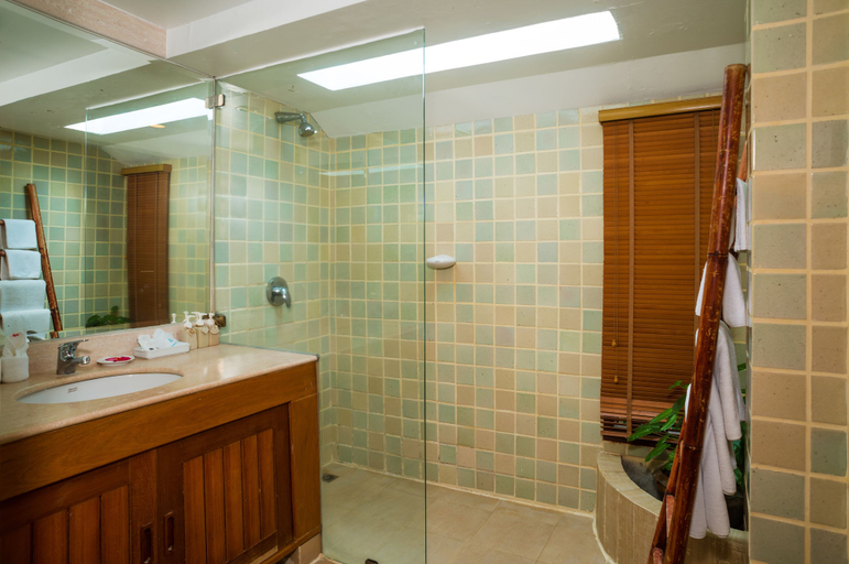 Bathroom 4, Baan Chaai Haat, Ko Samui