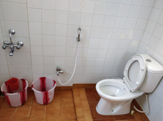 Bathroom, YWCA Wyoming Guesthouse, The Nilgiris