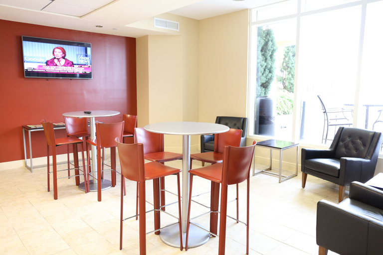 Food & Drinks, Towers of Dadeland by Miami Vacations, Miami-Dade