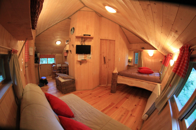 Bedroom 2, Domaine de Syam, Jura
