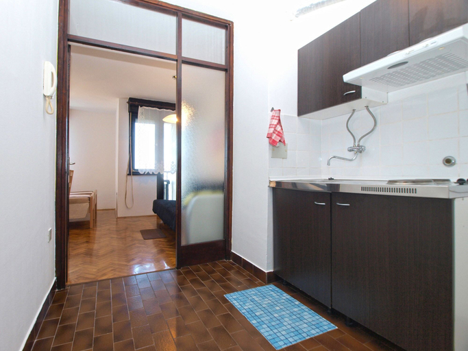 Others 5, Apartment 1738, Pula