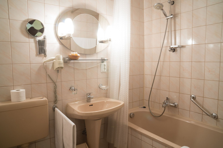 Bathroom 4, Hotel Bajazzo, Wien