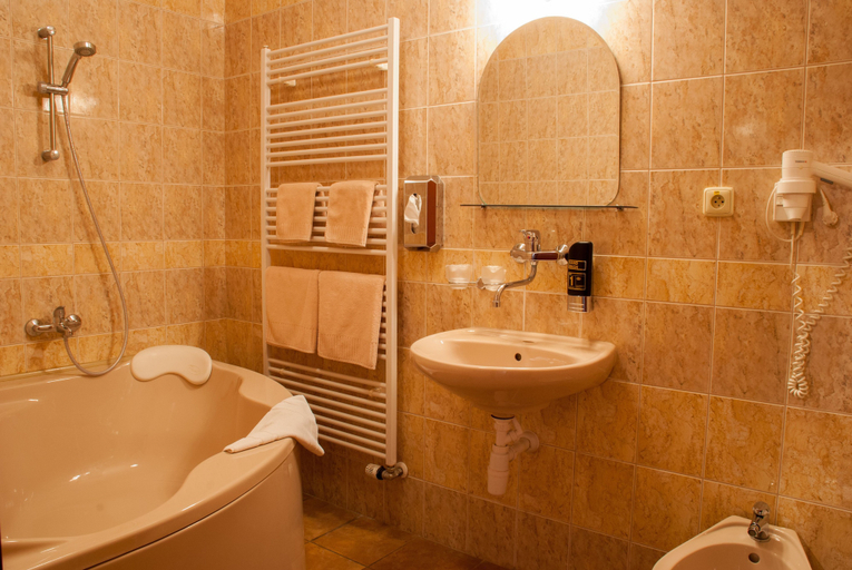 Bathroom 4, Hotel pod hradom, Trenčín
