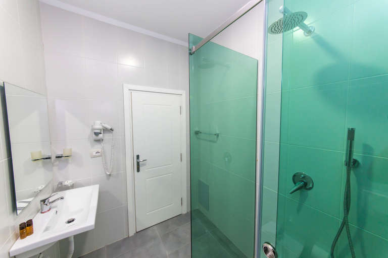 Bathroom 5, Alban Eco Hotel, Vlorës