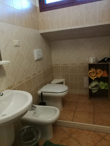 Bathroom 5, Bed and Breakfast L'Abete, Medio Campidano