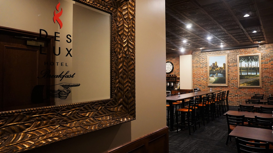 Food & Drinks 5, Des Lux Hotel, Polk