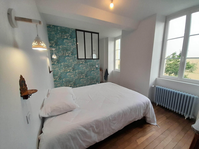 Bedroom 3, Maravillon, Yonne