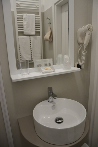 Bathroom 5, Le Stanze del Console, Bari