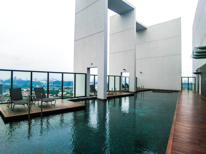 Sport & Beauty 4, The Hub Service Apartment, Petaling Jaya