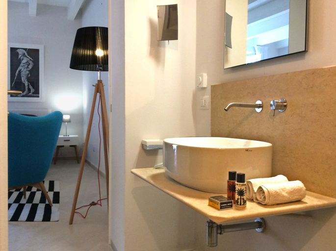 Bathroom 5, Re Federico Boutique Hotel, Syracuse