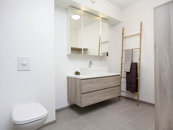 Bathroom 3, Nest Apartment Sparrow, Reykjavík