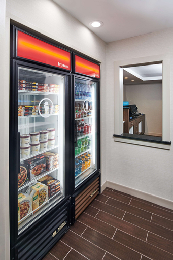 Food & Drinks 5, Hampton Inn & Suites Chapel Hill/Durham, Area, Durham