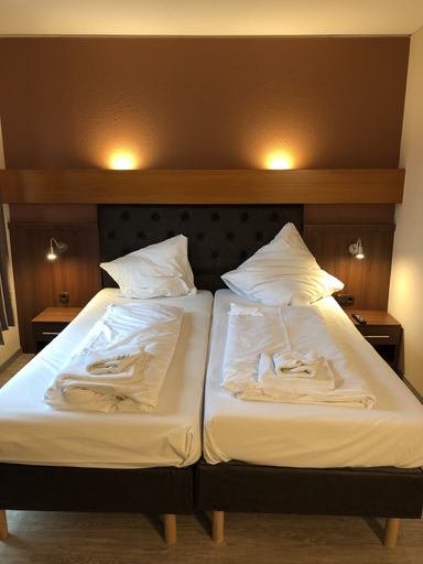 Bedroom 4, Hotel & Restaurant Poseidon, Bayreuth