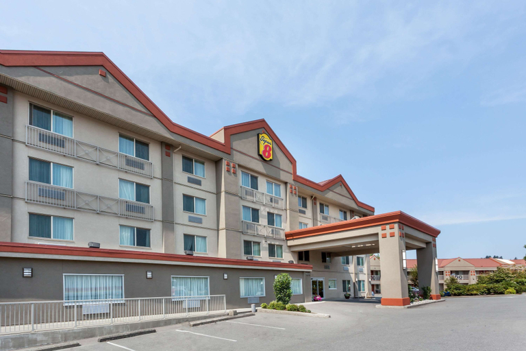 Exterior & Views 2, Super 8 by Wyndham Abbotsford BC, Fraser Valley