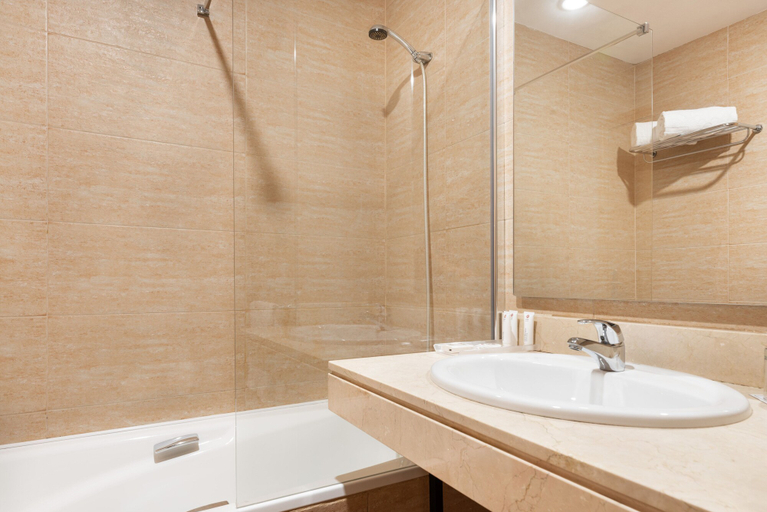 Bathroom 4, Apartahotel Exe Campus San Mamés, León
