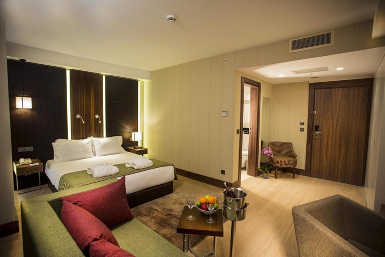 Bedroom 2, Ramada by Wyndham Istanbul Florya, Bakırköy