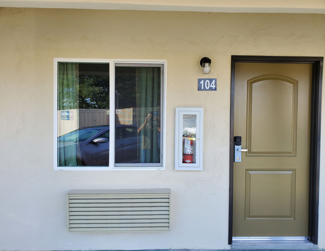 Exterior & Views 2, Budget Inn Motel, Riverside