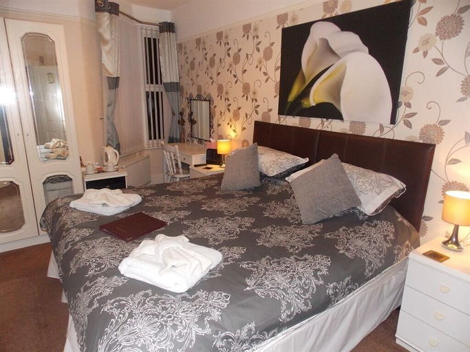 Bedroom 5, Easton Court, Torbay