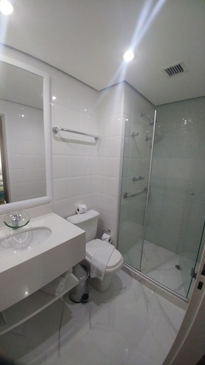 Bathroom 5, Tsue The Palace Flats, São Paulo