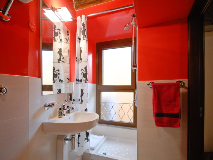 Bathroom 2, Cappellari Apartment, Roma