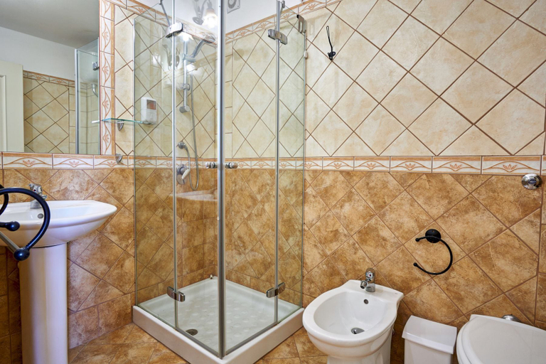 Bathroom 3, Agriturismo Conte Ruggero, Enna