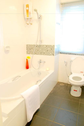 Bathroom 4, The Inn Saladaeng, Bang Rak