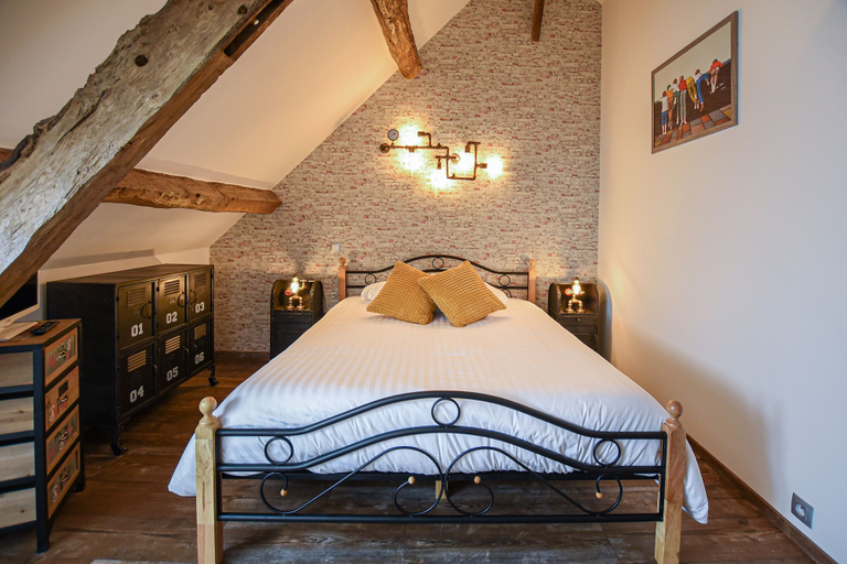 Bedroom 5, Chambres d'Hotes La Brocherie, Orne