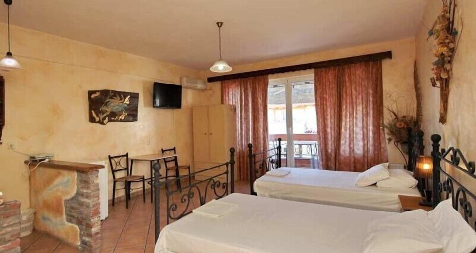 Bedroom 4, Aphrodites Studios, Central Greece