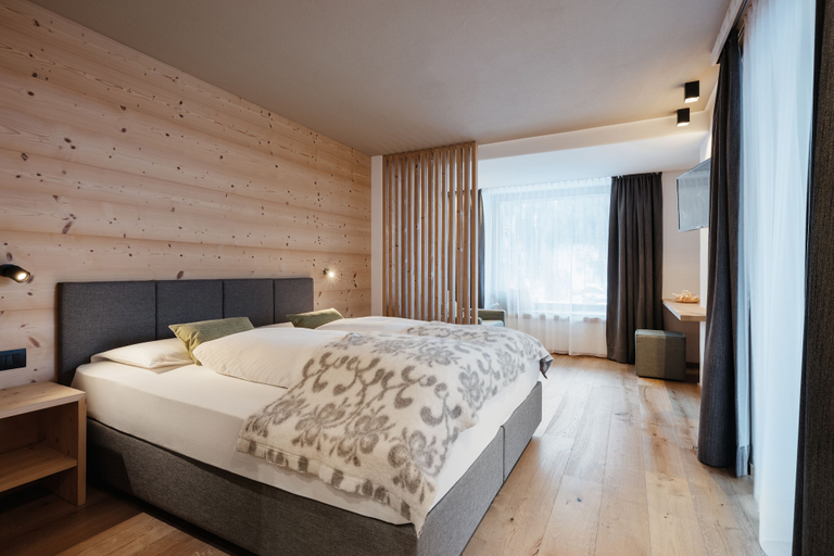 Bedroom 2, Berghotel Sanvi, Bolzano