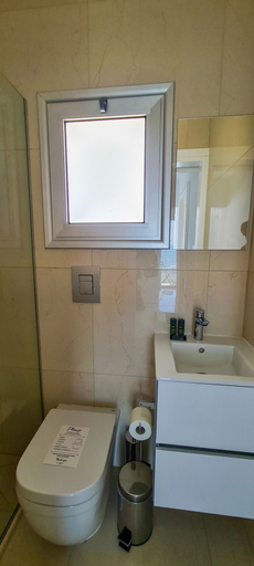 Bathroom, Phaedrus Living Gold Flat Lighthouse 48
