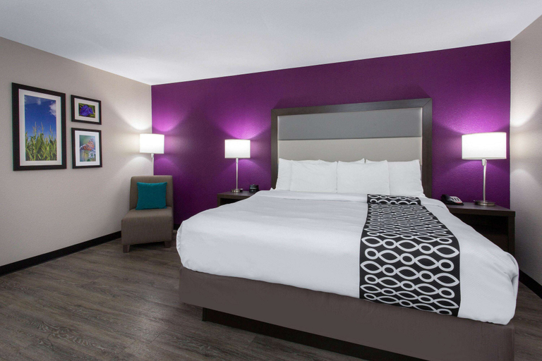 Bedroom 3, La Quinta Inn & Suites by Wyndham Effingham, Effingham
