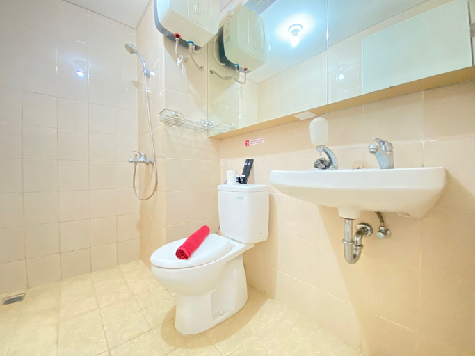 Bathroom 3, Cozy 2BR Apartment at Parahyangan Residence Bandung near UNPAR, Bandung