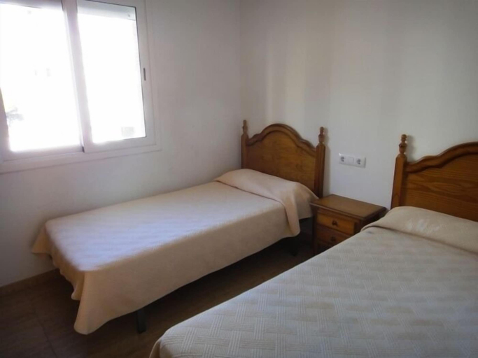 Bedroom 2, Apartamentos Villa De Madrid 46, Girona