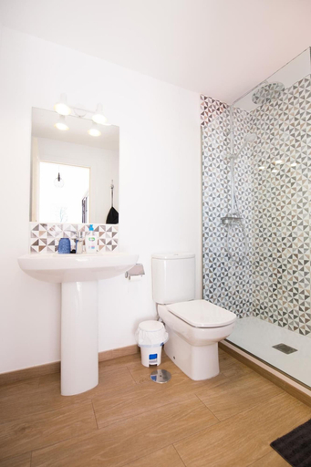 Bathroom 4, Surfers Retreat - Hostel - Adults Only, Las Palmas