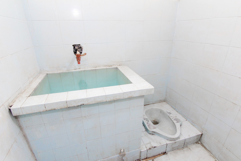 Bathroom 5, Wisma Sarjana Guesthouse, Sleman