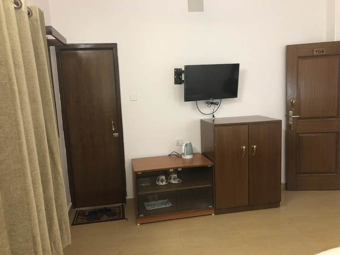 Others 5, Hotel Guru, Gandaki