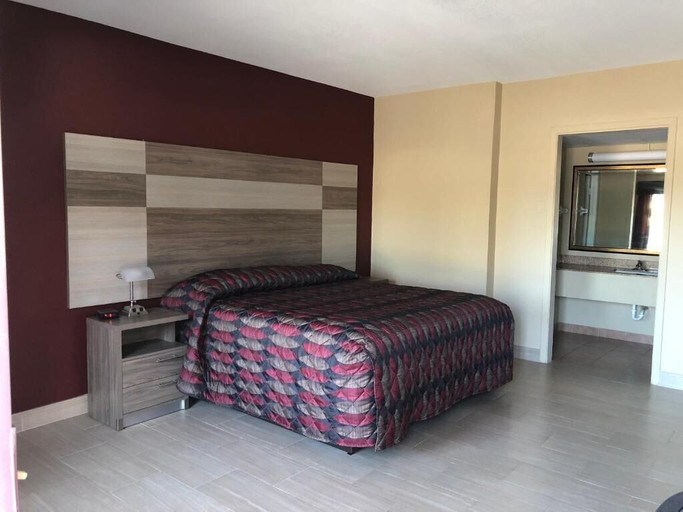 Bedroom 3, La Bella Inn, Lake