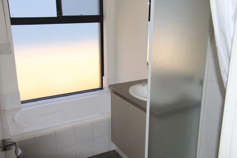Bathroom 4, Byford House on the Scarp , Serpentine-Jarrahdale