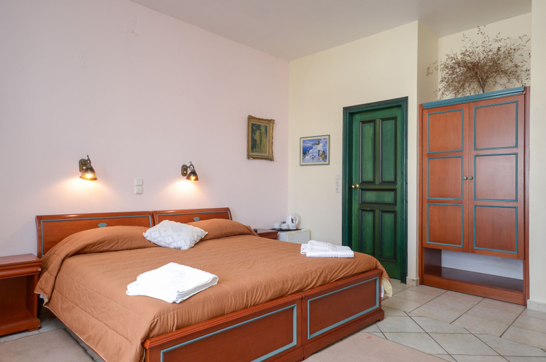 Bedroom 3, Apollon Hotel, South Aegean