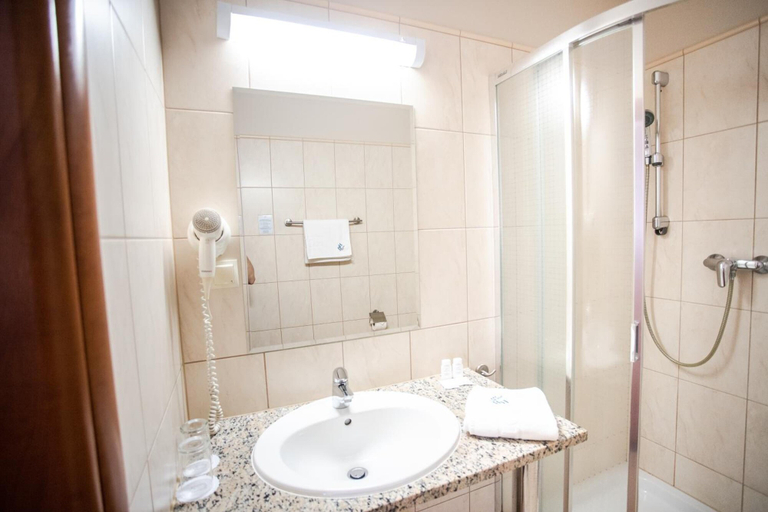Bathroom 4, Hotel Bacero, Środa Śląska
