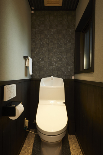 Bathroom 3, Rinn Tsukinuke, Kyoto