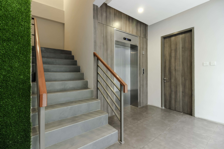 Public Area 3, RedDoorz Plus near Tebet, South Jakarta