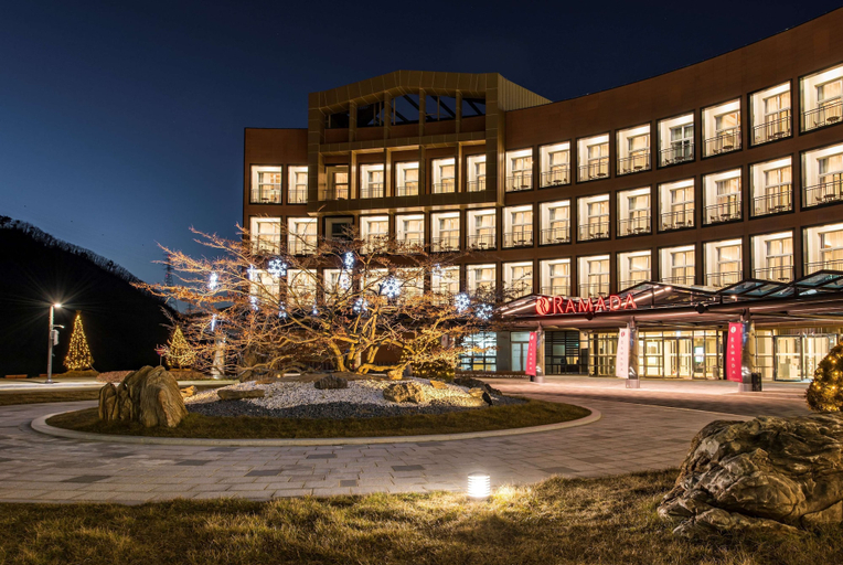 Exterior & Views 2, Ramada Hotel & Suites by Wyndham Gangwon Pyeongchang, Pyeongchang