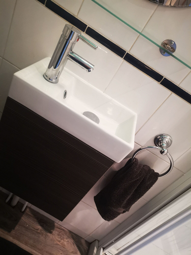 Bathroom 3, Seafront Inn, Gwynedd