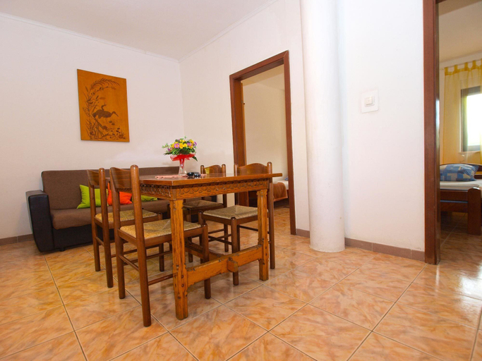 Others 5, Apartment 1408, Medulin